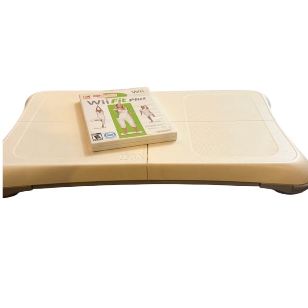 Nintendo Wii Balance Board White with Wii Fit‎ Plus Game Bundle RVL-021